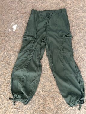 lululemon athletica army Green Elastic Waist Pants